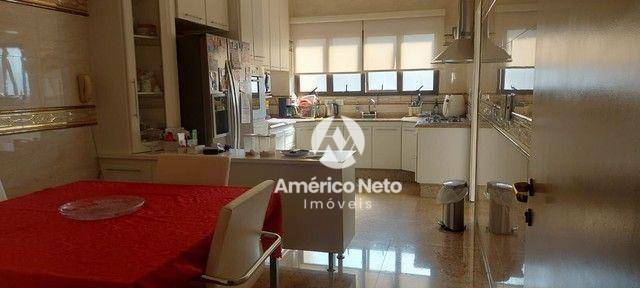 Apartamento à venda com 3 quartos, 238m² - Foto 4