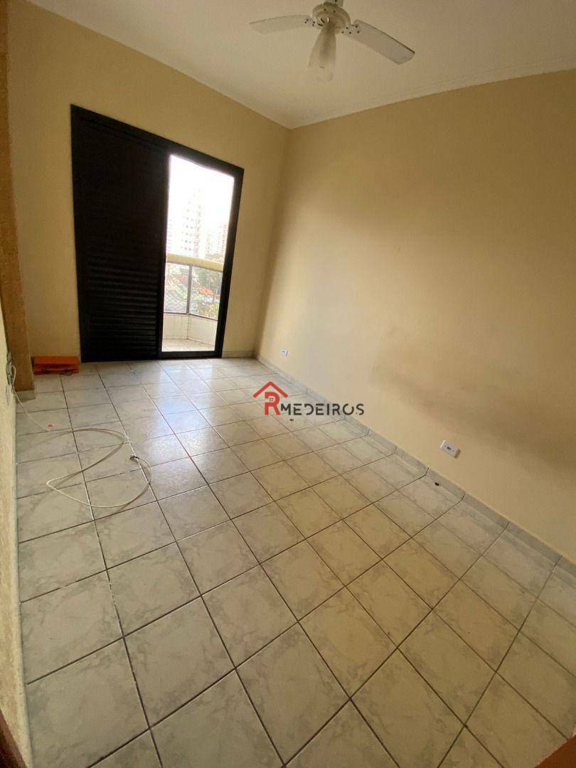 Apartamento à venda com 3 quartos, 119m² - Foto 4