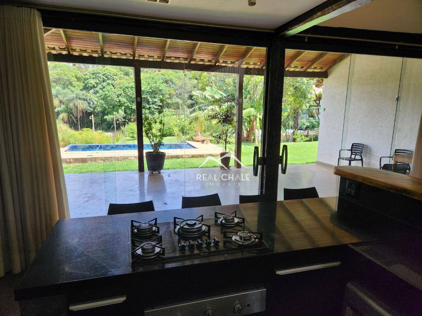 Casa de Condomínio à venda com 4 quartos, 230m² - Foto 2