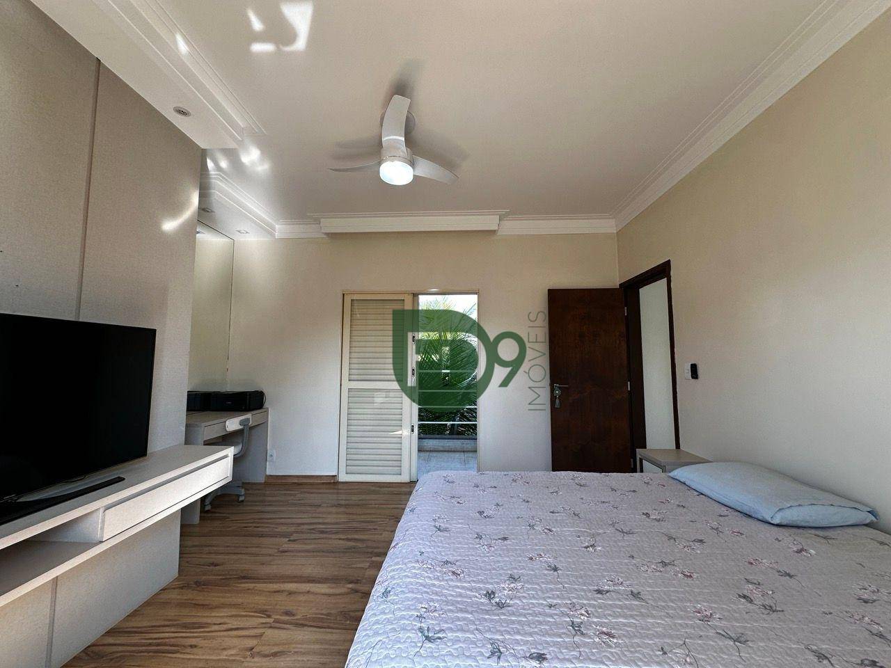 Casa à venda com 4 quartos, 290m² - Foto 14