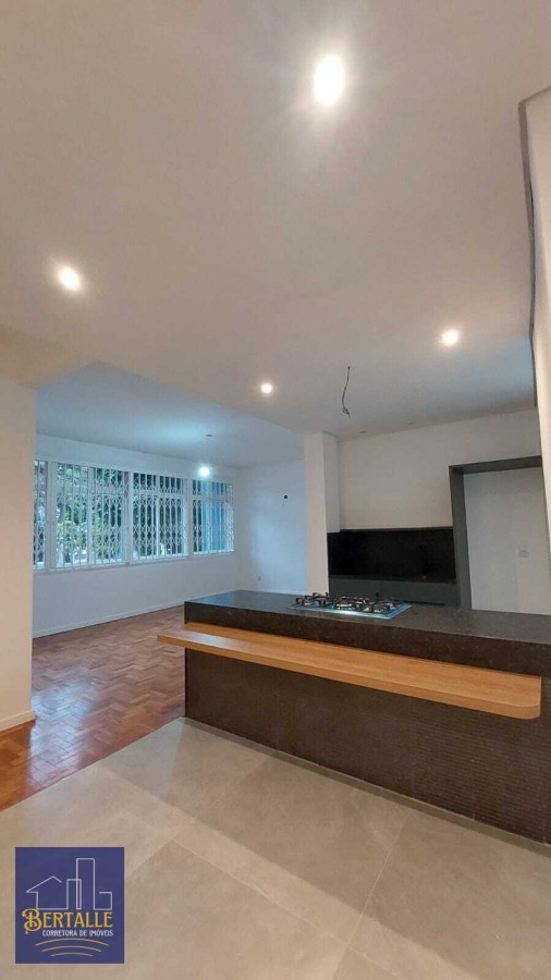 Apartamento à venda com 3 quartos, 141m² - Foto 1