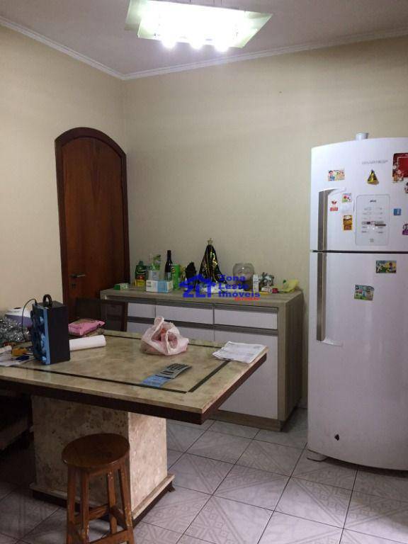 Sobrado à venda com 3 quartos, 200m² - Foto 37