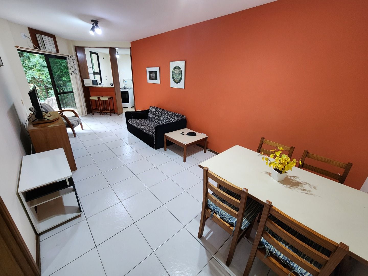 Apartamento à venda com 1 quarto, 55m² - Foto 2