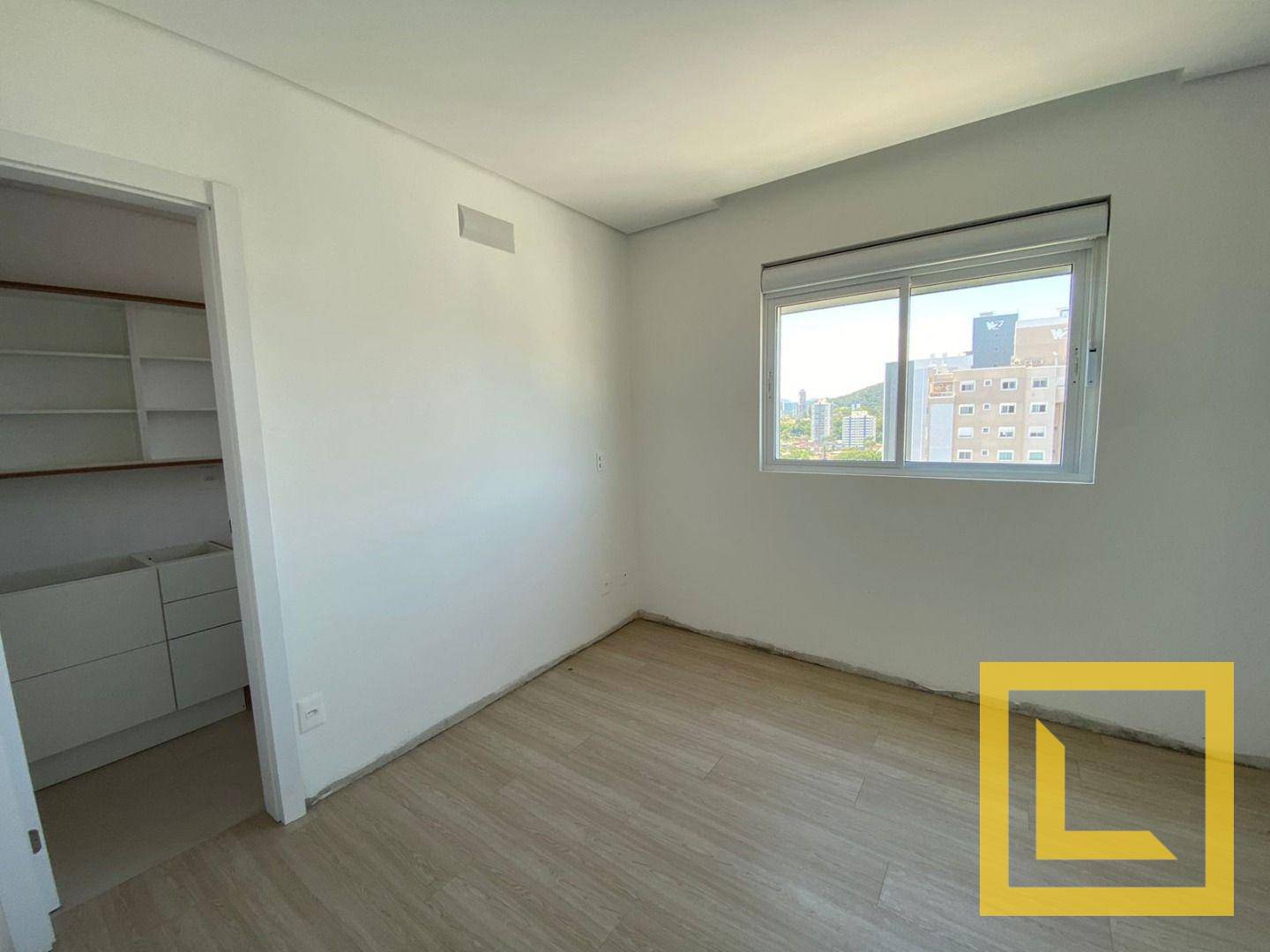 Apartamento à venda com 3 quartos, 165m² - Foto 11