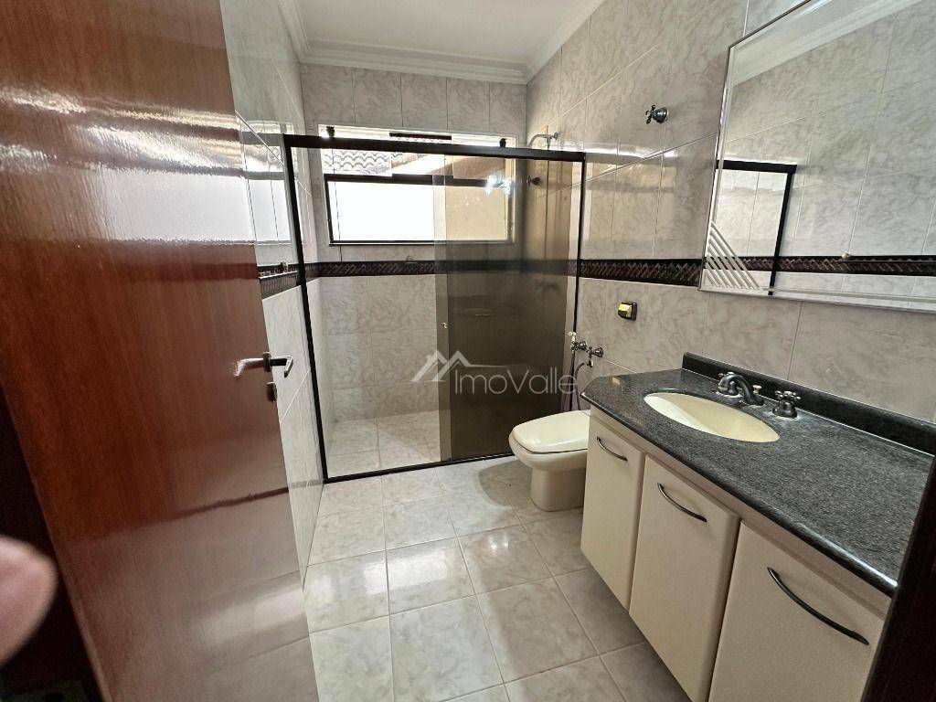 Casa de Condomínio para alugar com 4 quartos, 331m² - Foto 29