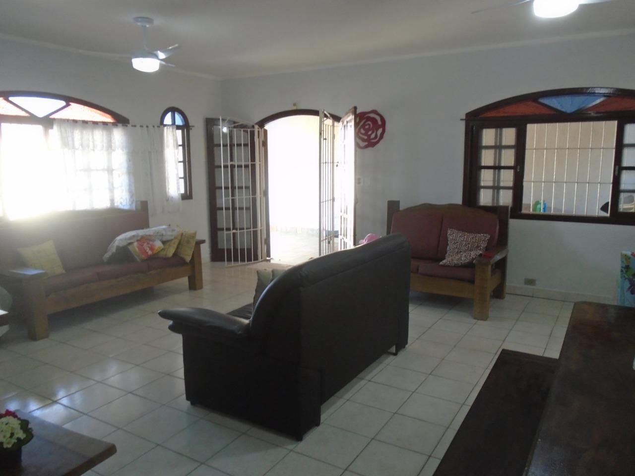 Casa à venda com 5 quartos, 200m² - Foto 9