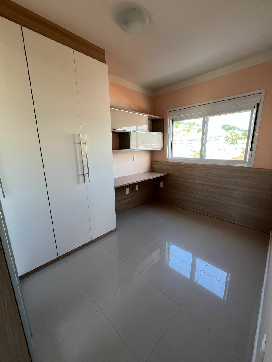 Apartamento para alugar com 2 quartos, 72m² - Foto 2