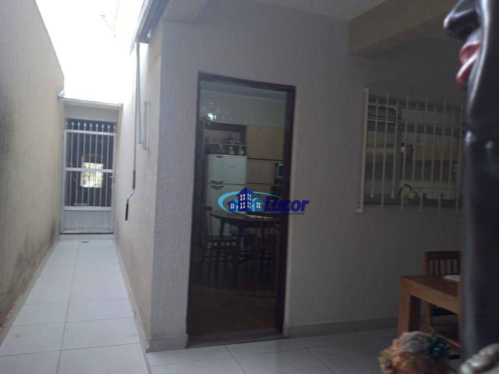 Sobrado à venda com 3 quartos, 200m² - Foto 17