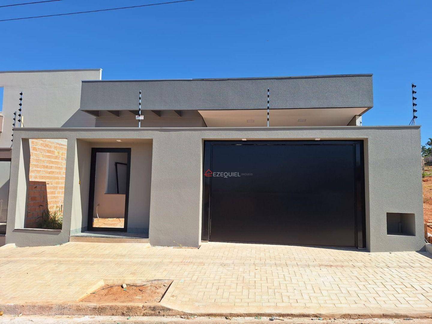 Casa à venda com 3 quartos, 160m² - Foto 1