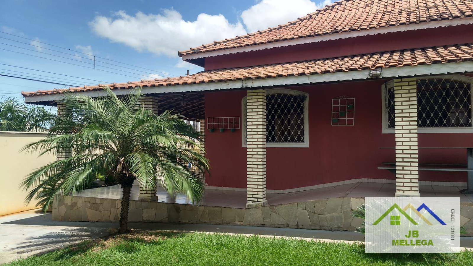 Casa à venda com 5 quartos, 237m² - Foto 1