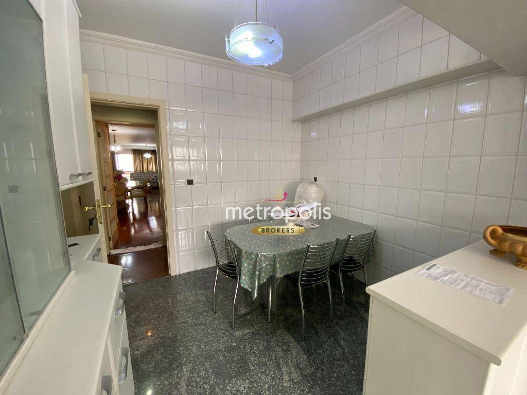 Apartamento para alugar com 3 quartos, 242m² - Foto 16