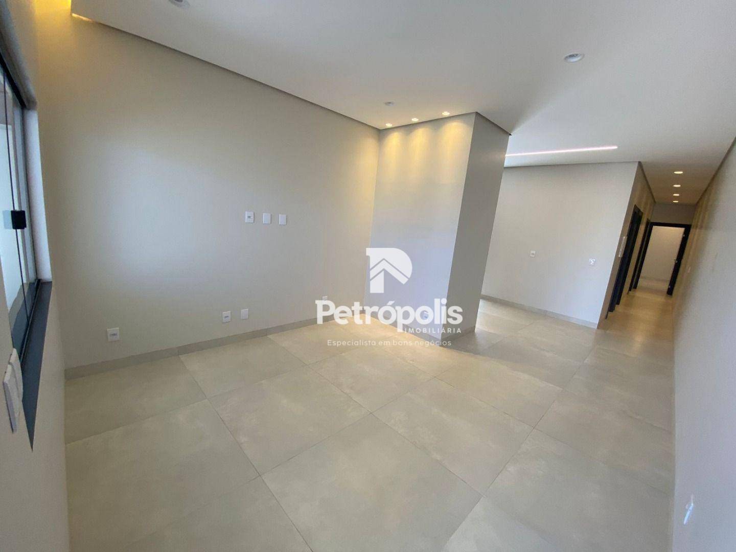 Casa à venda com 3 quartos, 103m² - Foto 4