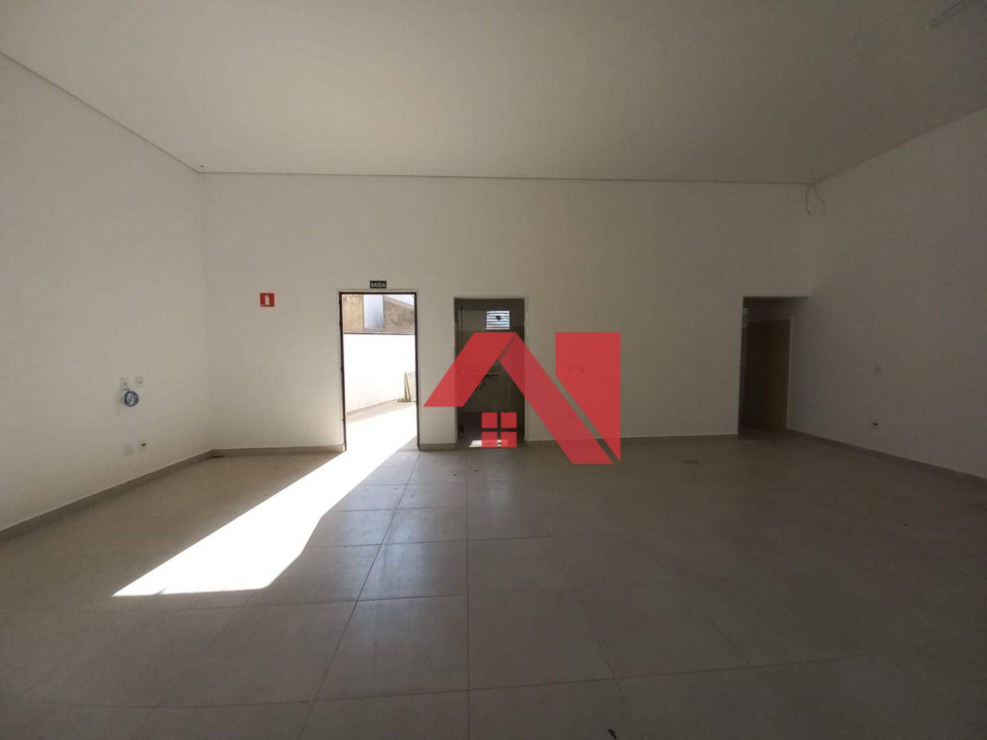 Depósito-Galpão-Armazém para alugar, 200m² - Foto 3