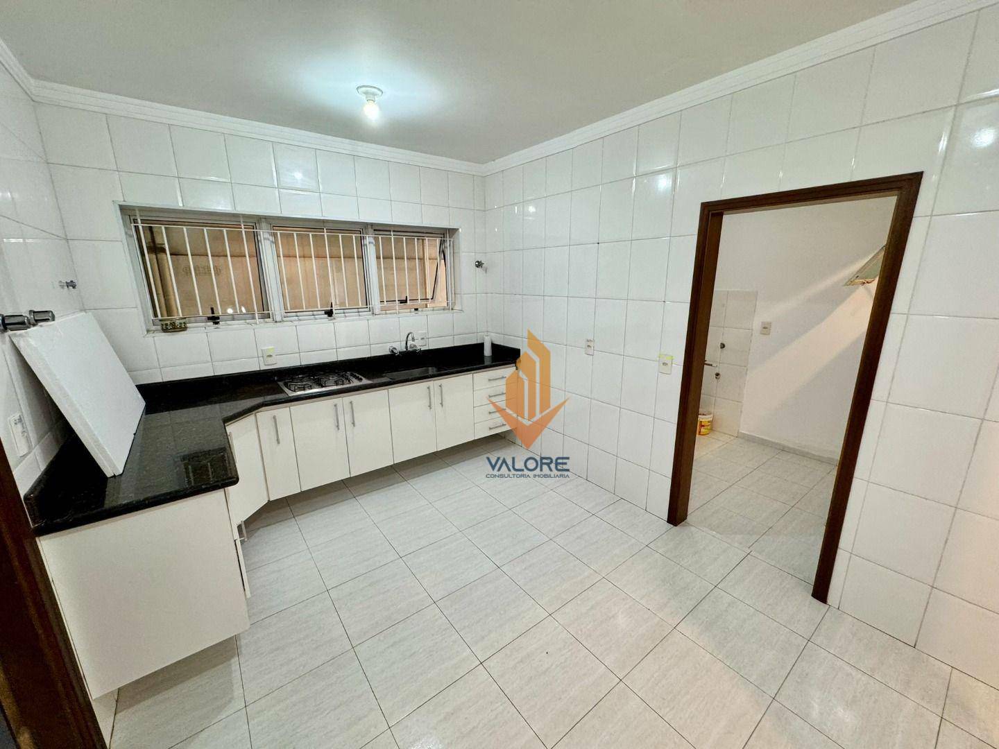 Casa à venda com 4 quartos, 300m² - Foto 16