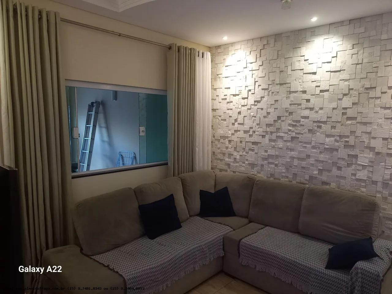 Casa à venda com 2 quartos, 100m² - Foto 1