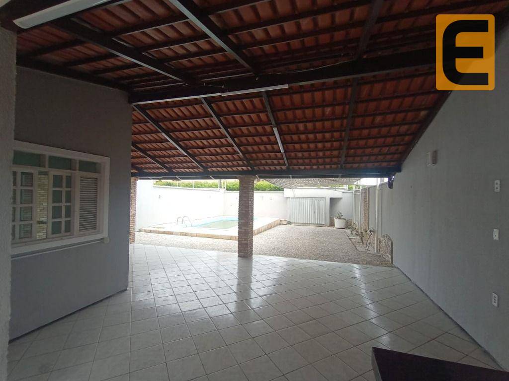 Casa para alugar com 3 quartos, 250m² - Foto 5