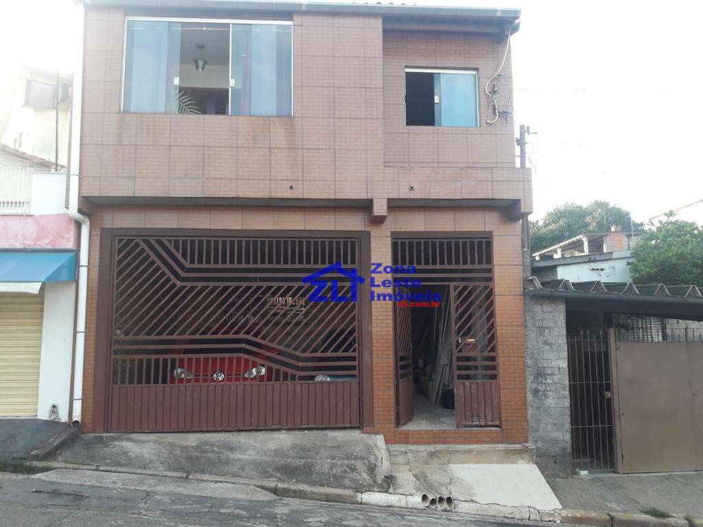 Sobrado à venda com 3 quartos, 200m² - Foto 1