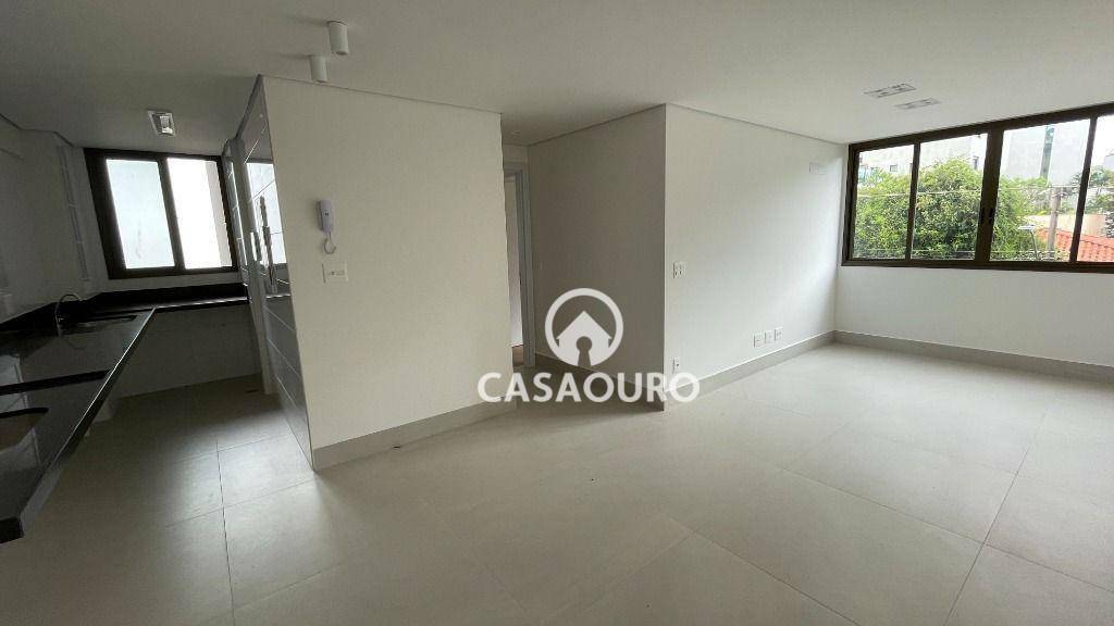 Apartamento à venda com 3 quartos, 80m² - Foto 2