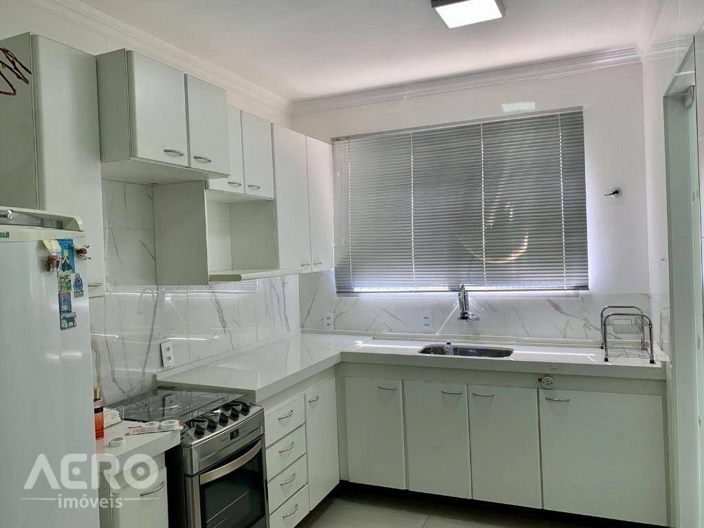 Apartamento à venda com 2 quartos, 74m² - Foto 4