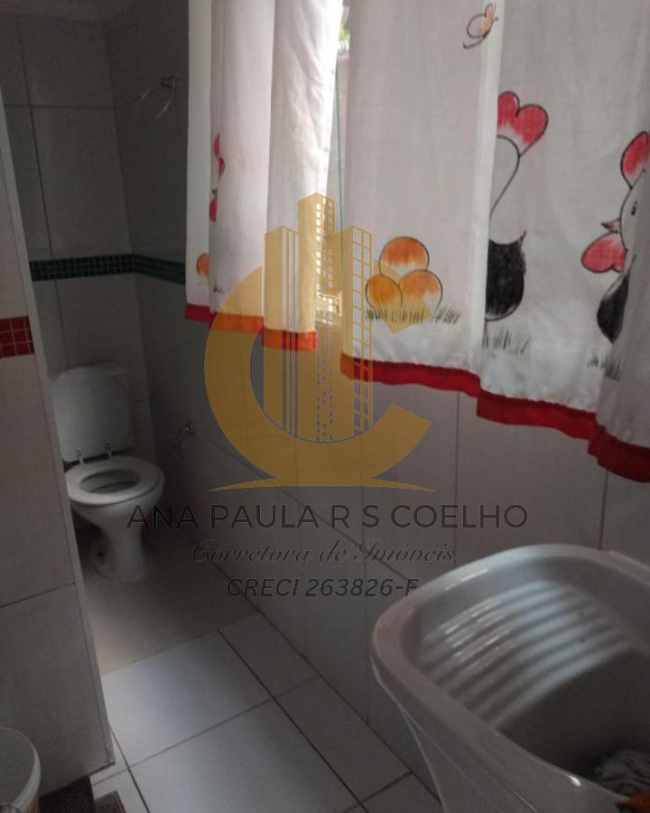 Apartamento à venda com 3 quartos, 70m² - Foto 2