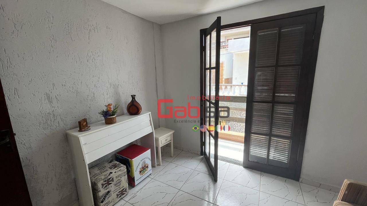 Casa à venda com 5 quartos, 151m² - Foto 18