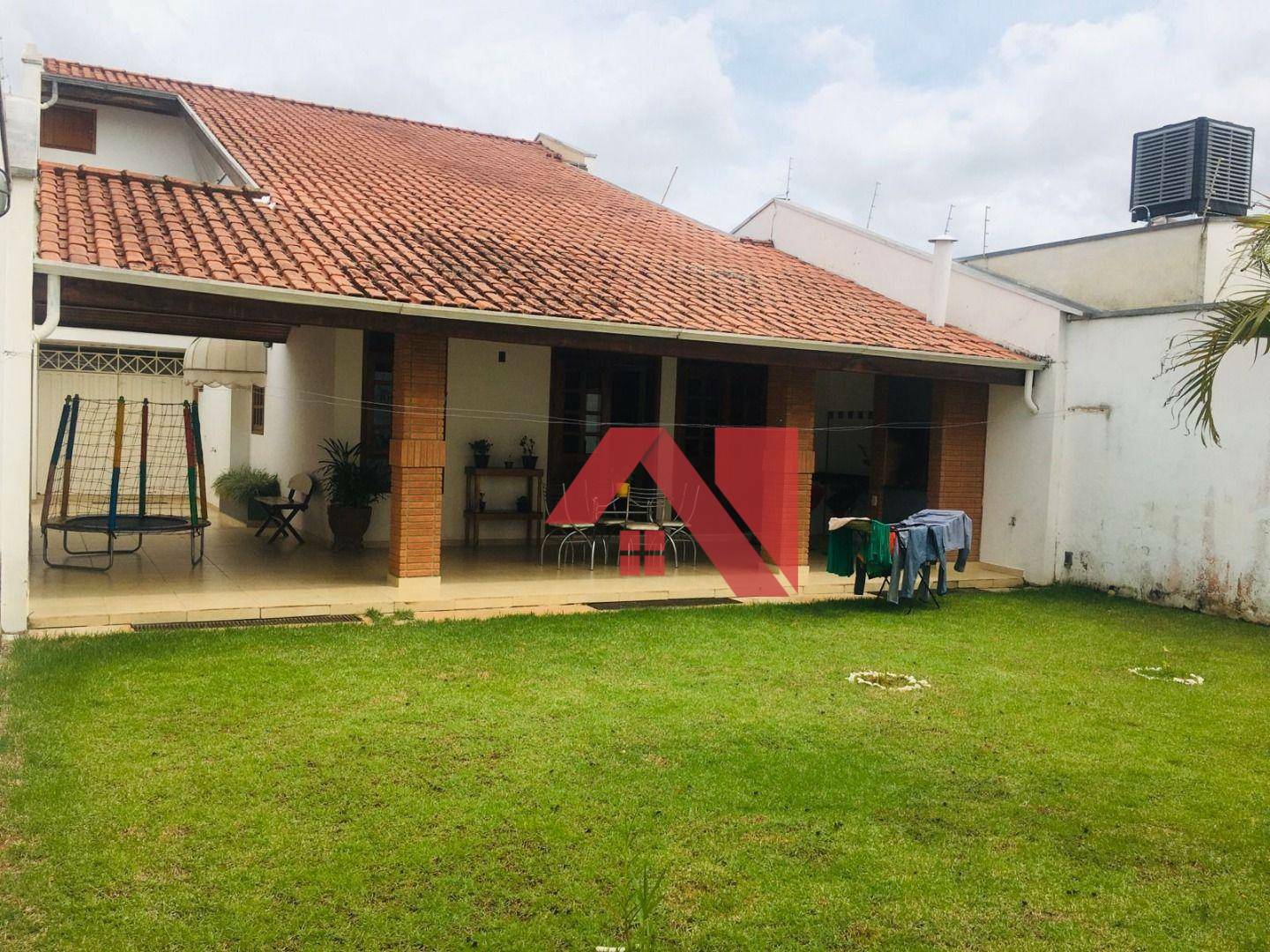 Sobrado à venda com 3 quartos, 274m² - Foto 4