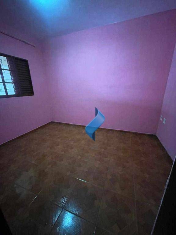 Casa à venda com 3 quartos, 80m² - Foto 6