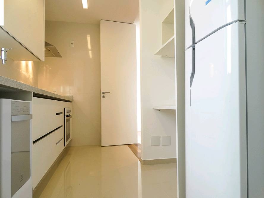 Apartamento para alugar com 3 quartos, 200m² - Foto 8