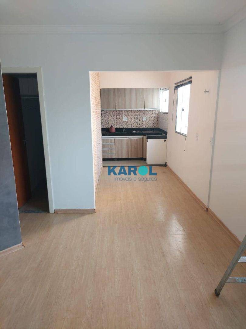 Casa à venda com 3 quartos, 130m² - Foto 4