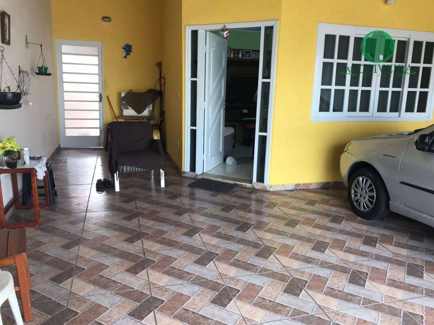 Casa à venda com 3 quartos, 156m² - Foto 1