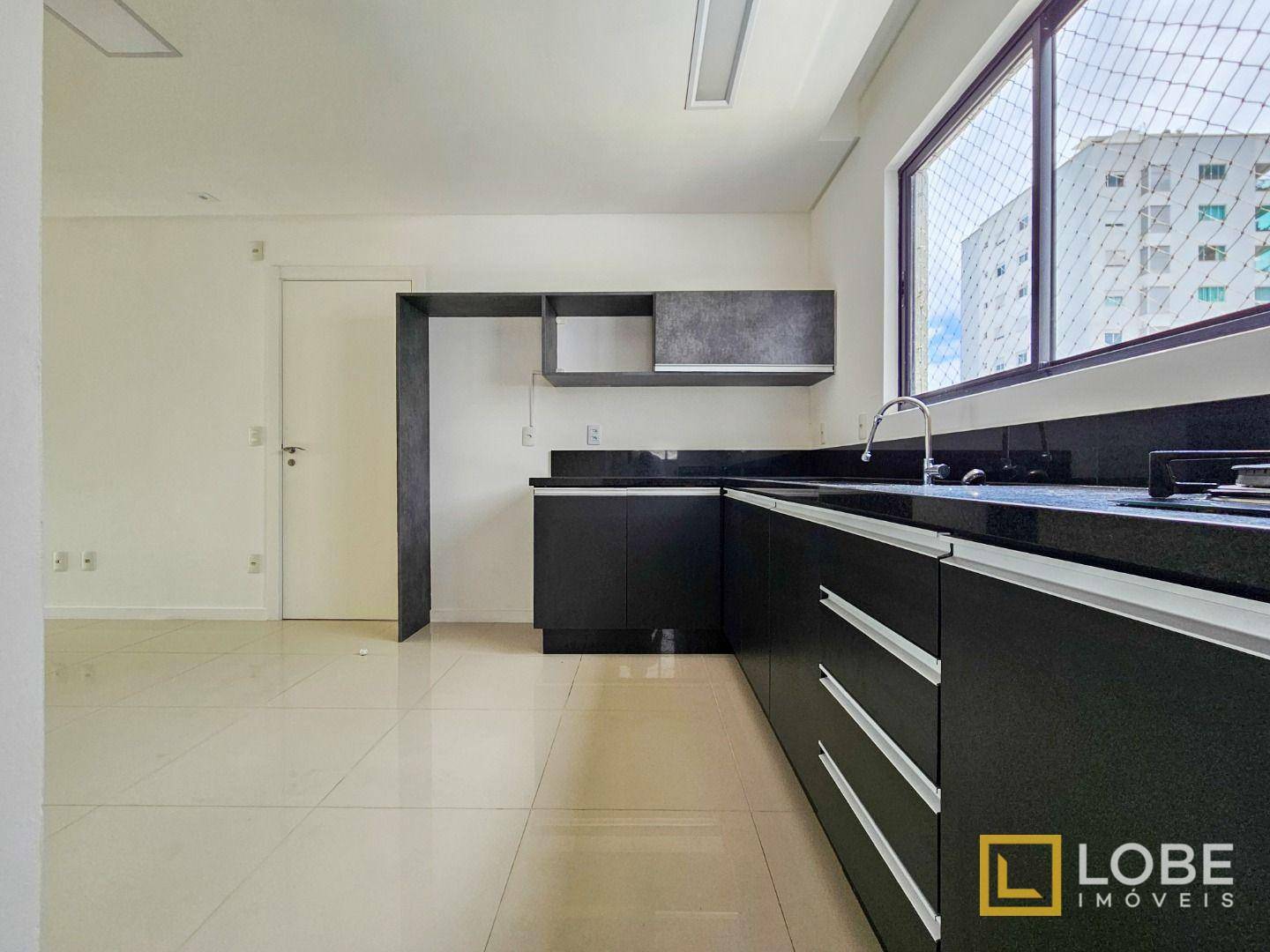 Apartamento à venda com 2 quartos, 64m² - Foto 3