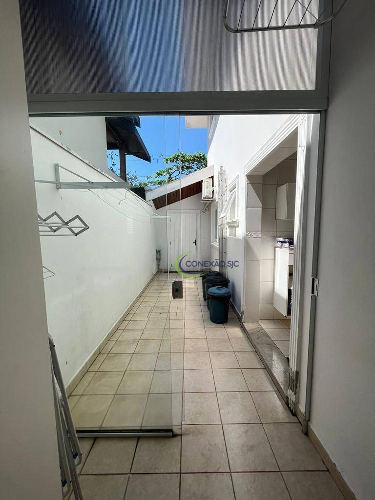 Sobrado à venda com 5 quartos, 322m² - Foto 146