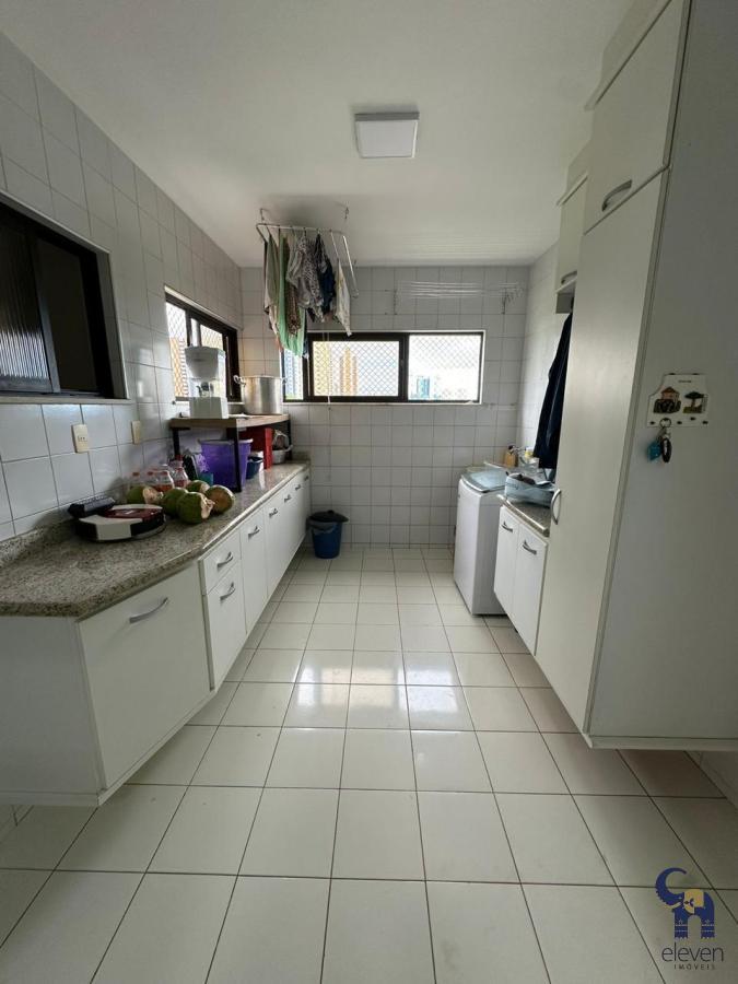 Apartamento para alugar com 4 quartos, 255m² - Foto 9