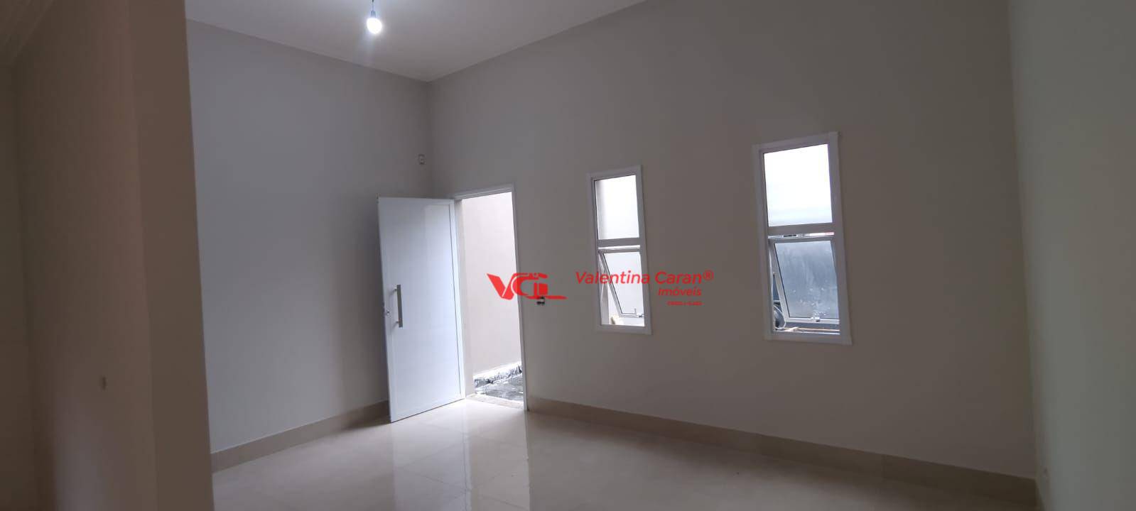 Casa à venda com 2 quartos, 68m² - Foto 2