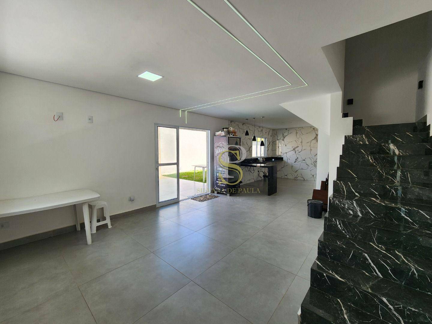 Casa à venda com 2 quartos, 110m² - Foto 12