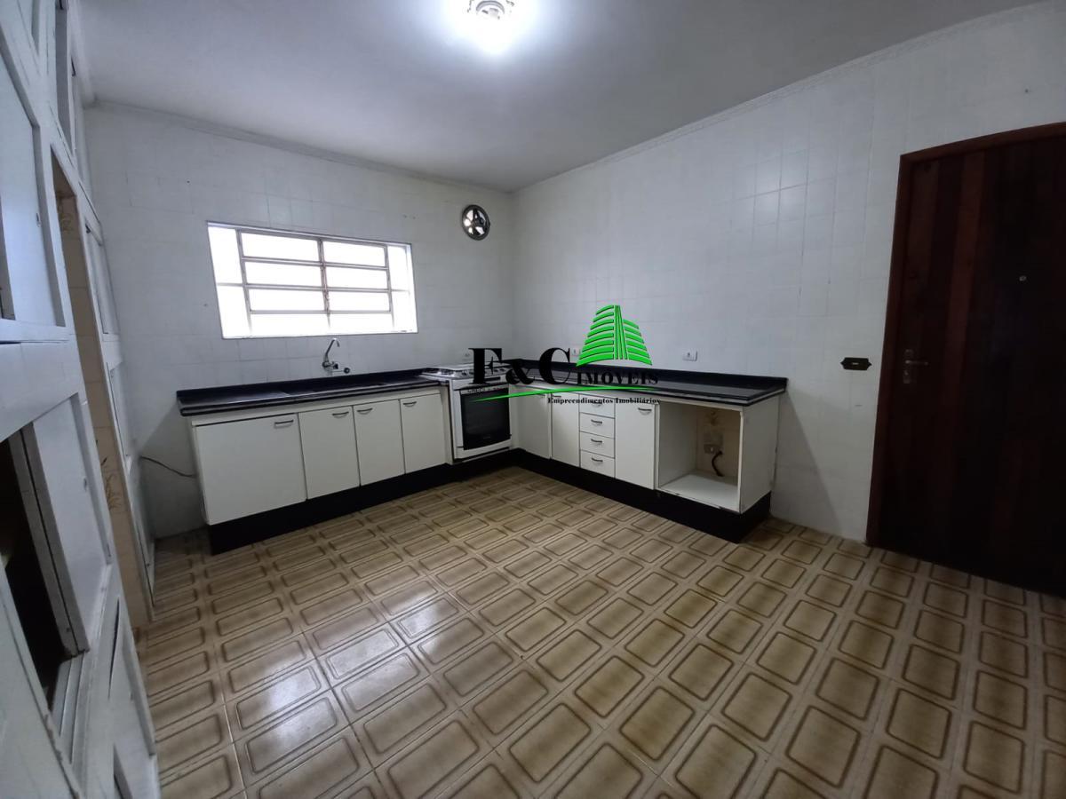 Casa à venda com 3 quartos, 195m² - Foto 1