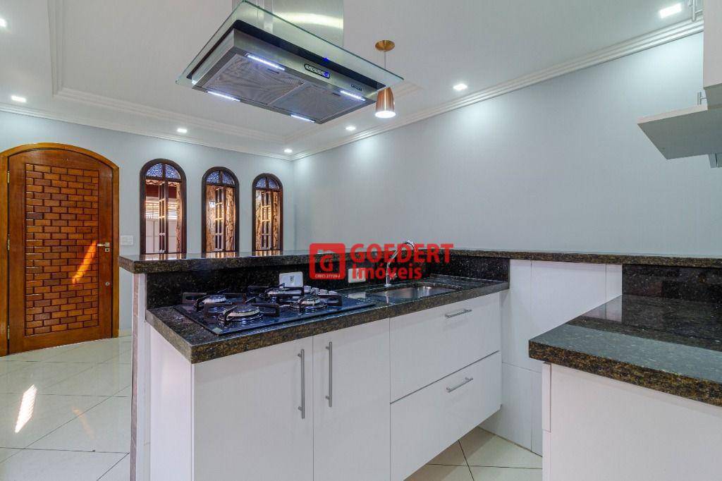 Casa para alugar com 2 quartos, 70m² - Foto 8