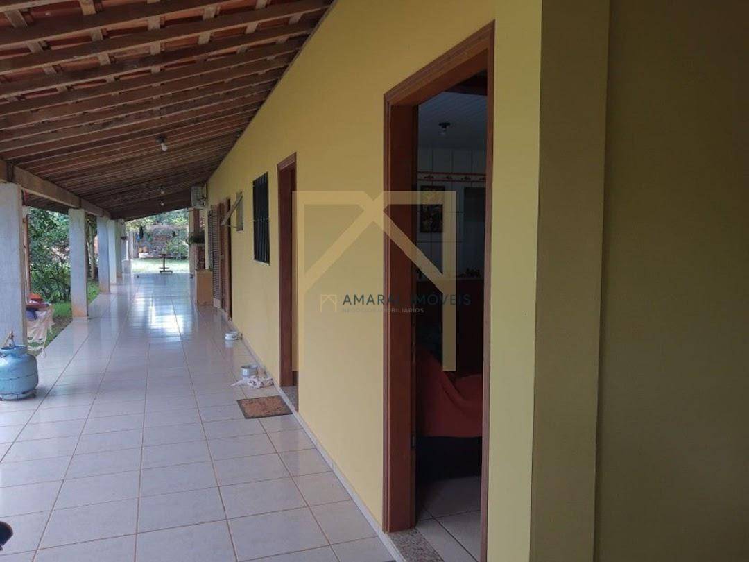 Chácara à venda com 2 quartos, 150m² - Foto 1