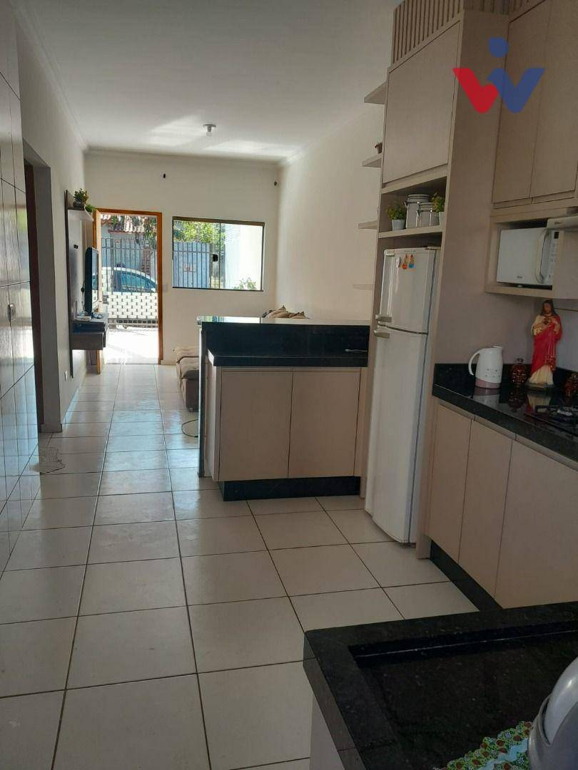 Casa à venda com 2 quartos, 70m² - Foto 12