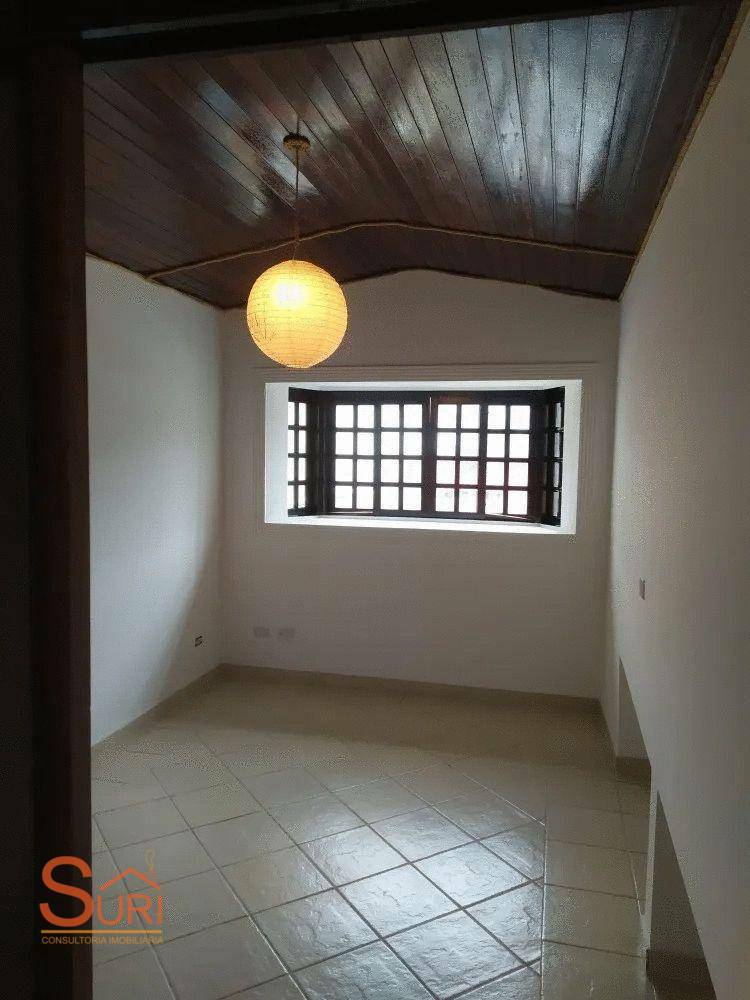 Casa à venda com 4 quartos, 303m² - Foto 2