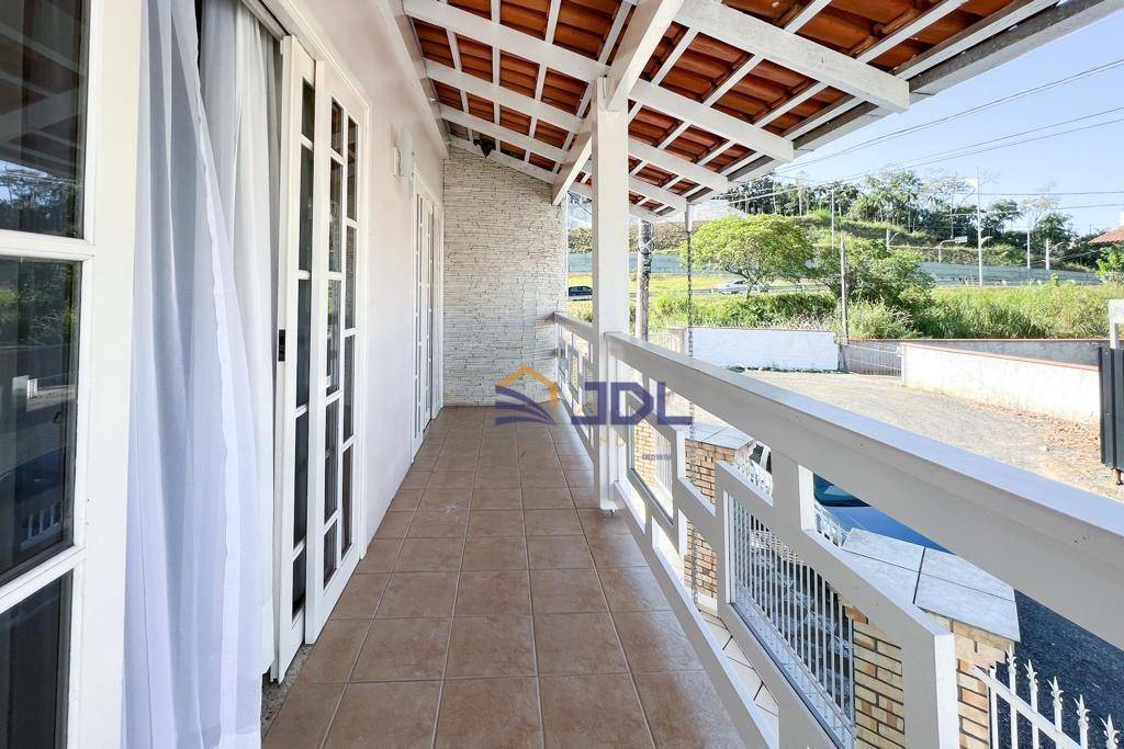 Casa à venda com 3 quartos, 340m² - Foto 11