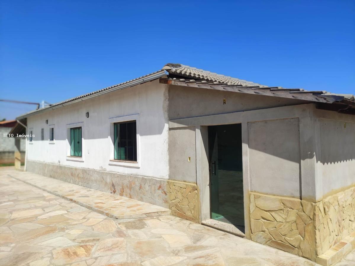 Fazenda à venda com 3 quartos, 1500m² - Foto 2