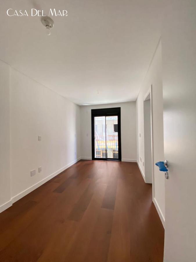 Apartamento à venda com 4 quartos, 210m² - Foto 7