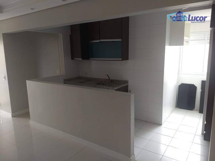 Apartamento à venda com 2 quartos, 65m² - Foto 4