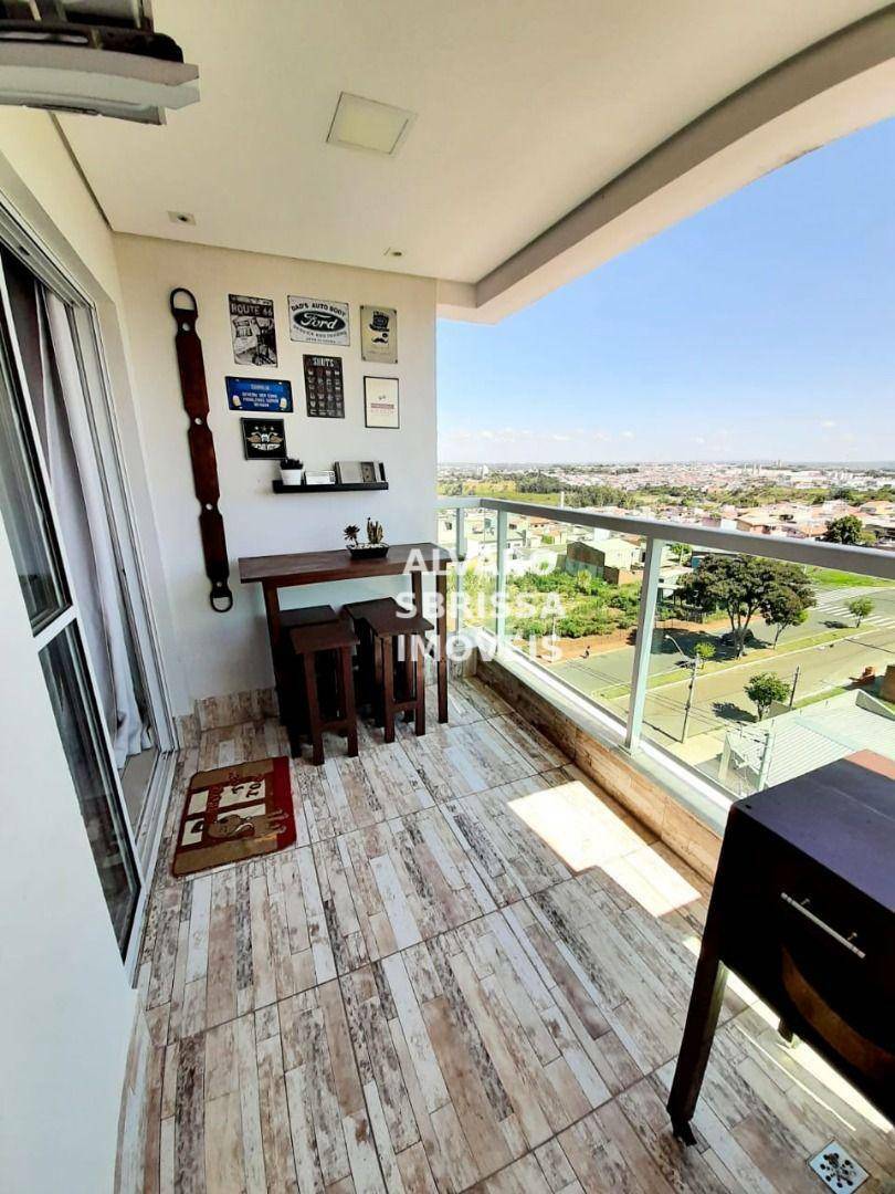 Apartamento à venda com 2 quartos, 74m² - Foto 2