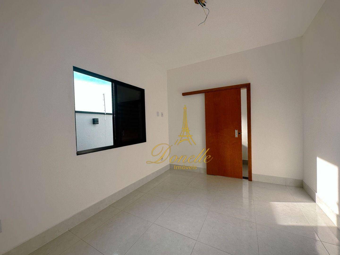 Casa à venda com 3 quartos, 75m² - Foto 11