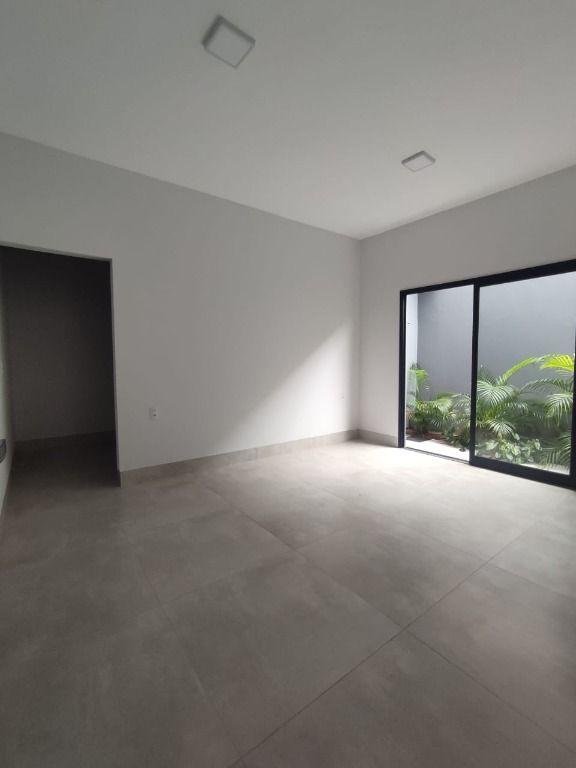 Casa à venda com 3 quartos, 144m² - Foto 1