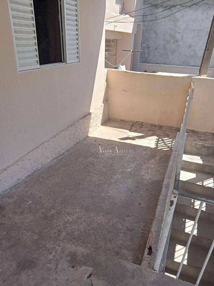 Casa à venda com 2 quartos, 180m² - Foto 11