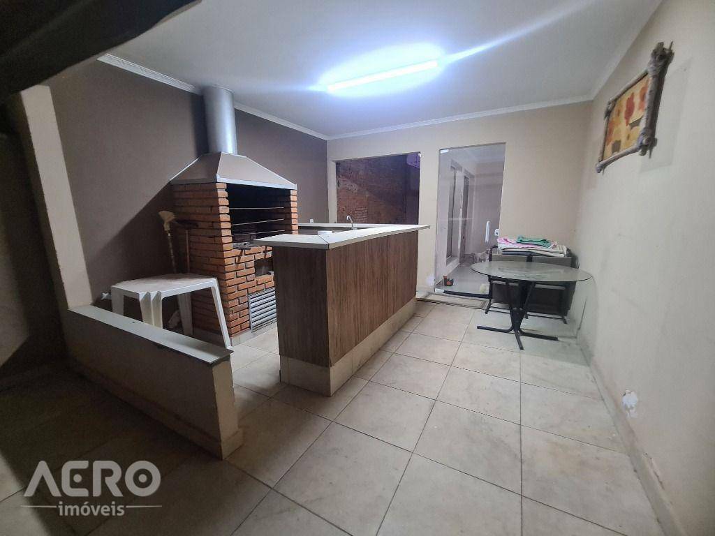 Casa à venda com 3 quartos, 210m² - Foto 15