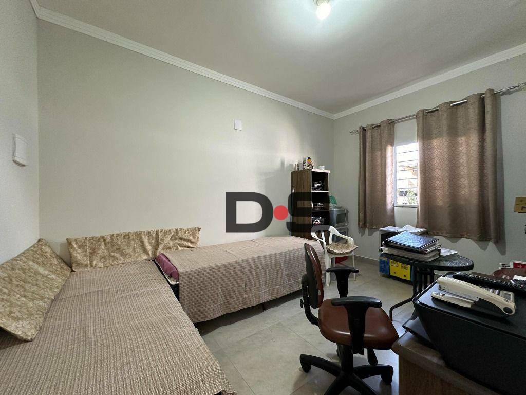 Casa à venda com 2 quartos, 185m² - Foto 11